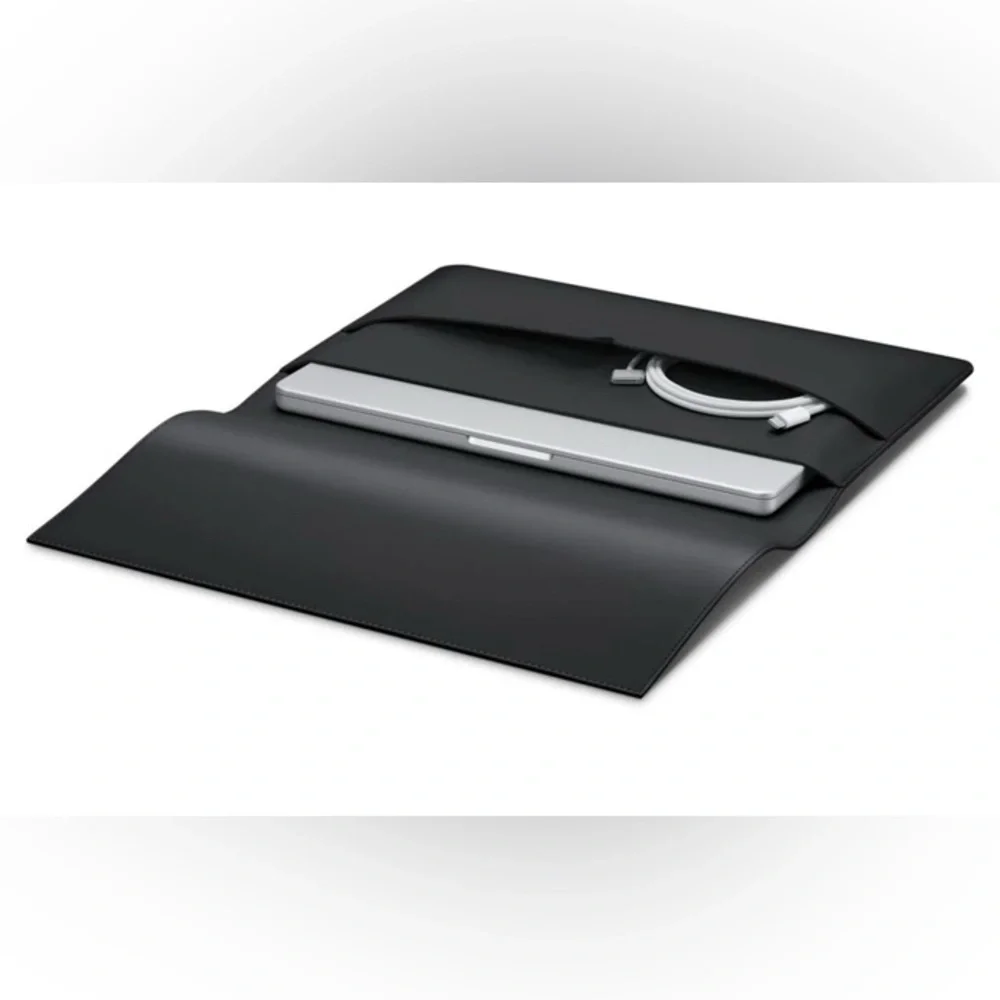 Von Holzhausen The MacBook Portfolio 14-inch | NWT